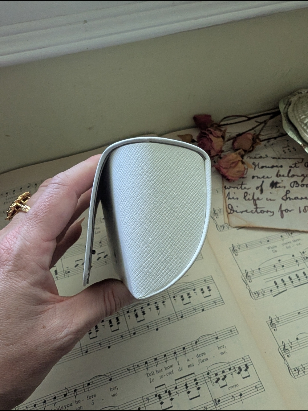 Michael Kors White Sunglasses Case - Picture 5 of 7
